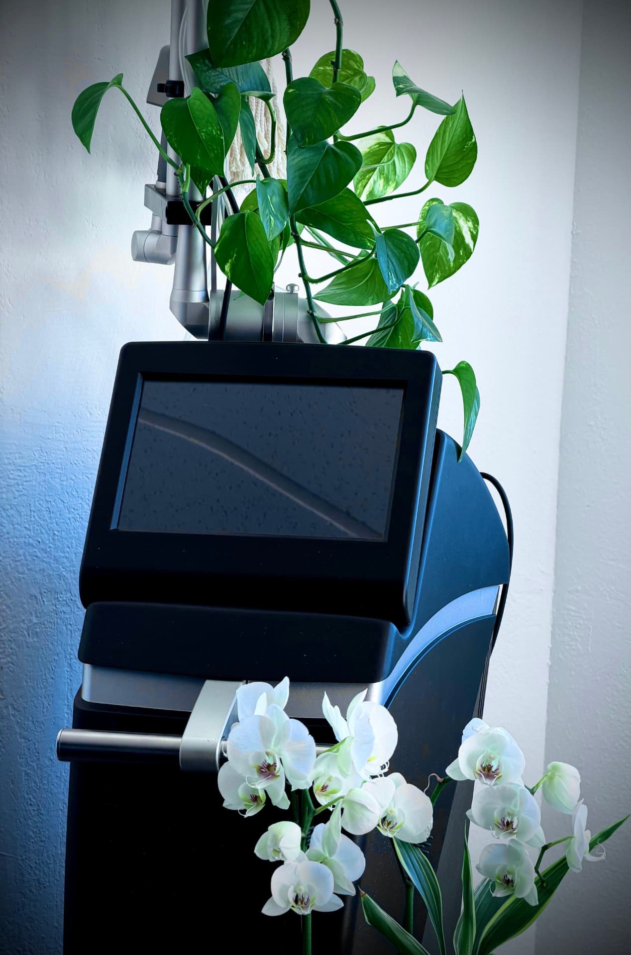 The Alma Hybrid CO₂ laser platform used for Pixel Peel treatments at Kërfree Aesthetics in Santa Barbara